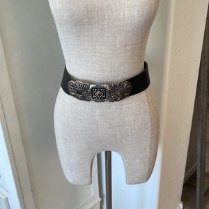 Chico’s L leather elastic back belt